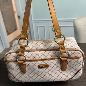 Rioni woman beige bag